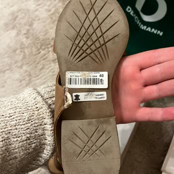 Yeni Alınan Sandaletin Kısa Sürede Bozulmasına Rağmen Ücret İadesi Yapılmıyor