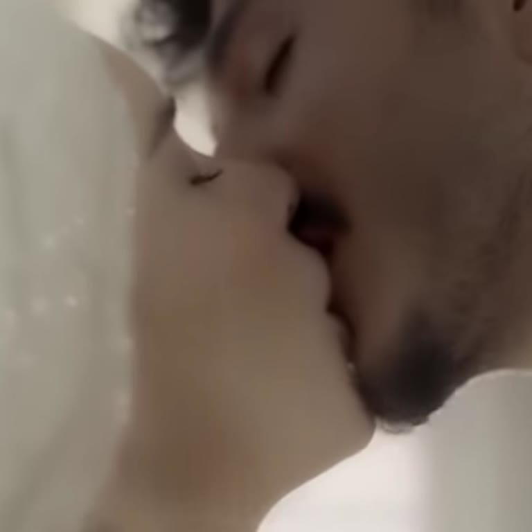 Dizide Başörtülü Karakterle Uygunsuz Sahneye Tepki