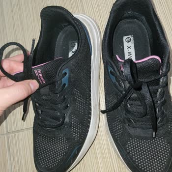 Kısa Sürede Deforme Olan Ayakkabı İçin Değişim Talebim Reddedildi: Mağduriyetimin Giderilmesini İstiyorum