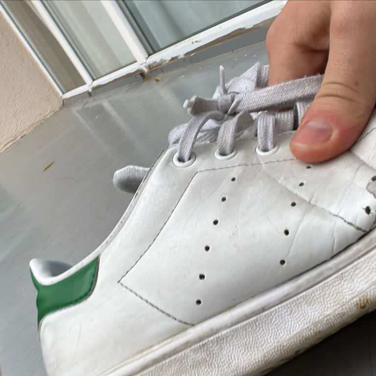 Adidas Ayakkabı 15 Kez Giyilmeden Soyuldu, Orijinalliği Şüpheli