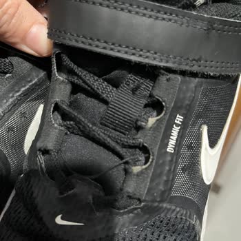 Kısa Sürede Yırtılan Nike Ayakkabıya FLO'dan Ret Ve Mağduriyet