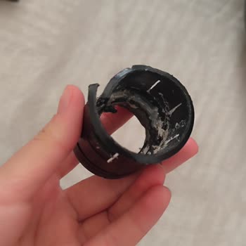 Fakir Süpürge Hortumu Sürekli Bükülüyor, Plastik Parça Kısa Sürede Kırıldı