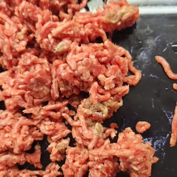 Son Kullanımı Geçmemiş Kıyma Bozuk Çıktı Mağazadan Yanıt Alamadım