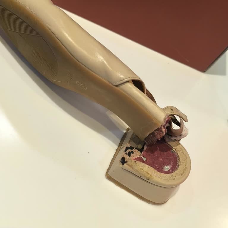 Kısa Sürede Parçalanan Ayakkabıya İade Yapılmadı