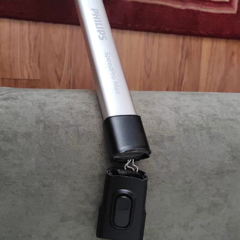 Philips SpeedPro Max Süpürge Teleskopik Boru Aparatı Kısa Sürede Kırıldı, Ücretsiz Değişim Talebi