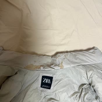 Zara Montta İlk Yıkamada Yaka Kısmı Soyuldu Kısa Sürede Deformasyon Yaşadım