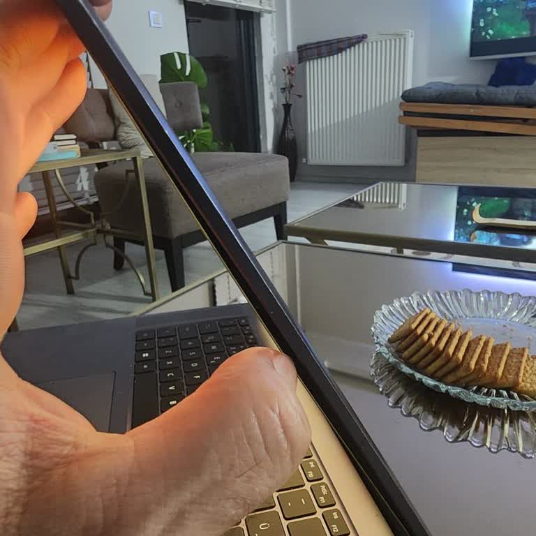 Huawei 16s Ekranında Kendiliğinden Ayrılma Sorunu