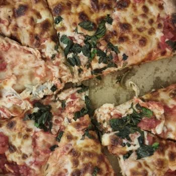 Capri Pizza Napoletana Hem Soğuk Hem De Dağılmış Ve Yanmış Halde Geldi