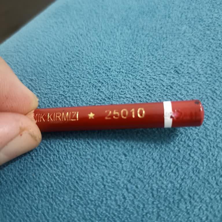 Yeni Alınan Kurşun Kalemler Sürekli Kırılıyor!