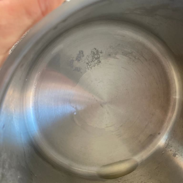 Garanti Kapsamındaki WMF Tencerede Kısa Sürede Deformasyon ve Değişim Talebi