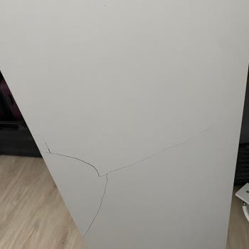 Yanlış Ve Hasarlı Gardırop Parçaları, Acil Çözüm Bekliyorum