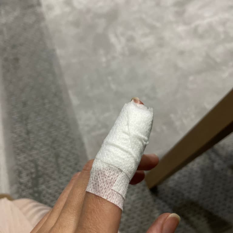 Blender Bıçağı Yiyecek Doluyor Kötü Koku Ve El Kesilmesi Yaşadım