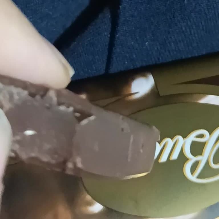 BİM Buonu Çikolatanın İçinde Beyazlık