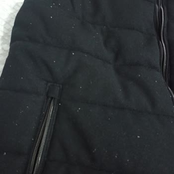 Yeni Alınan Yelek İlk Giyişte Tüylenip Kullanılamaz Hale Geldi