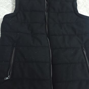 Yeni Alınan Yelek İlk Giyişte Tüylenip Kullanılamaz Hale Geldi