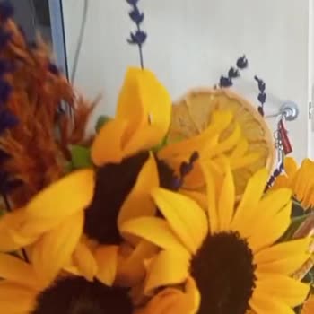 Onayladığım Aranjmandan Farklı Ve Solmuş Çiçekler Teslim Edildi Geri Dönüş Alamadım