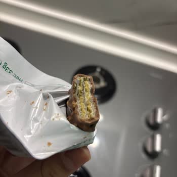 Mopaş Hipermarket Antep Fıstıklı Gofret Satın Aldım Tadında Acıma Ve Ekşime Vardı