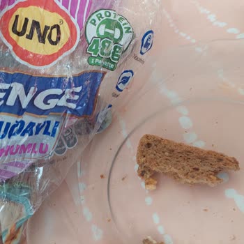 UNO Tam Buğday Ekmeğinde Taş Çıkması Dişimi Kırıyordu