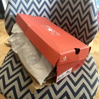 Hasarlı Ayakkabı Kutusu Nedeniyle Hediye Veremiyorum, Acil Çözüm Bekliyorum