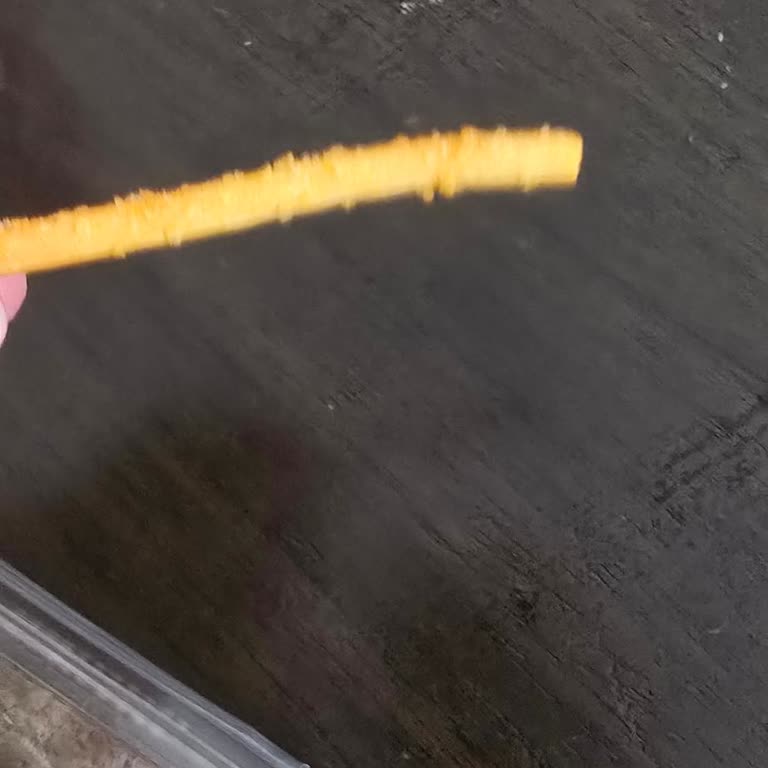 Eti Crax Krakerlerde Şekil Bozukluğu Ve Tüketim Keyfi Sorunu