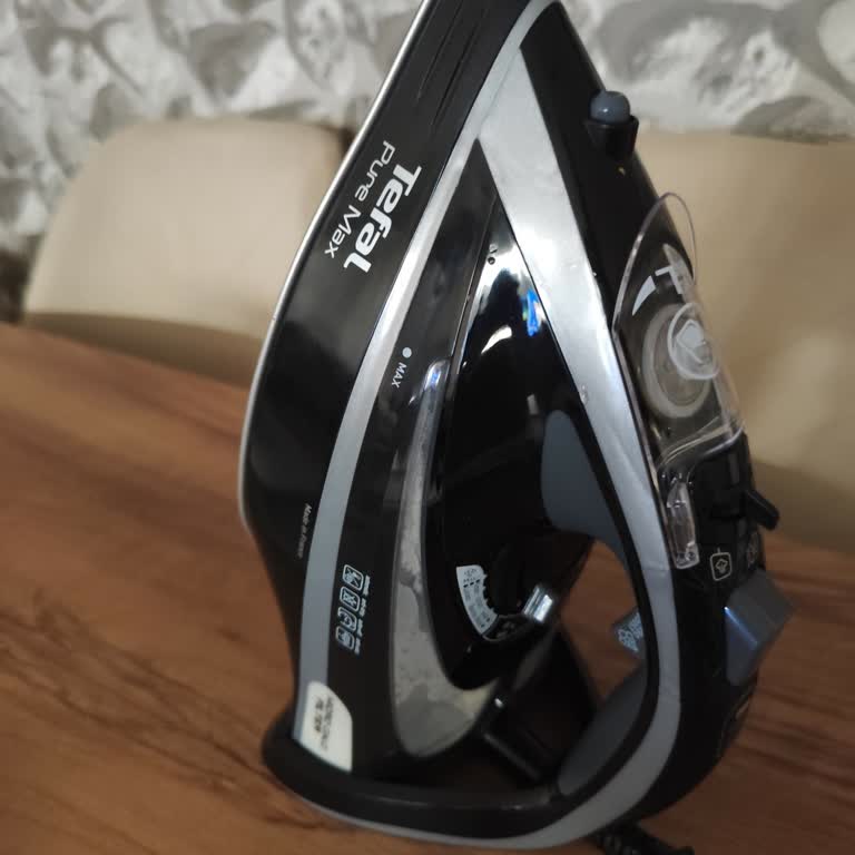 Satın Aldığım Tefal Ütü Sürekli Su Akıtıyor, Ücret İadesi Talep Ediyorum