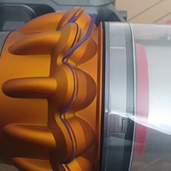 Garanti Kapsamındaki Dyson Süpürgemin Lastik Değişimi İçin Ücret Talep Ediliyor