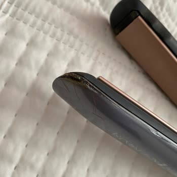 Garanti Kapsamındaki Saç Düzleştirici Duman Çıkarıp Eriyor, Ürünüm Geri Gönderilmedi