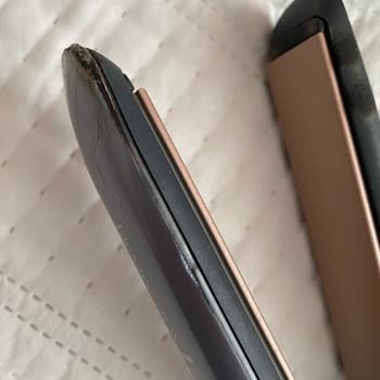 Garanti Kapsamındaki Saç Düzleştirici Duman Çıkarıp Eriyor, Ürünüm Geri Gönderilmedi