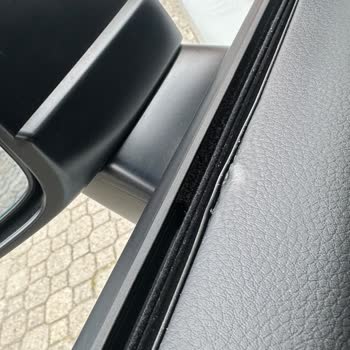 8 Aydır Çözülemeyen Cam Çıtası Ve Döşeme Hasarı Mağduriyeti