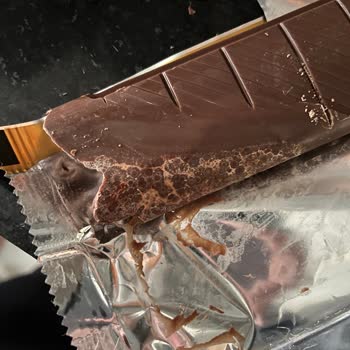 Taze Olması Gereken Çikolatada Küf Şoku Yaşadım