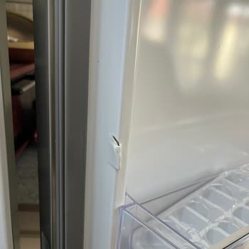 Aldığım Buzdolabı Hasarlı Çıktı, 1 Aydır Değişim Yapılmadı