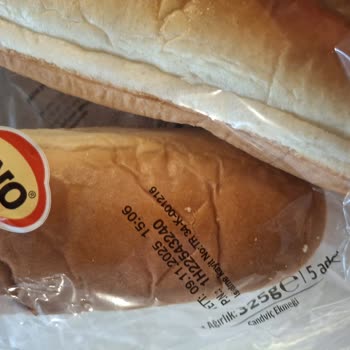 Ekmek Son Kullanma Tarihi Geçmemiş UNO Ekmeği Küflü Çıktı Ücret İadesi Yapılmadı