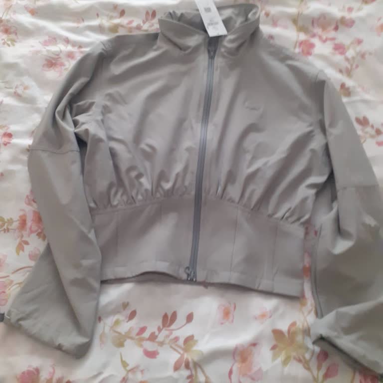 Siparişim Yerine Farklı Ve Alakasız Ürün Gönderildi, Mağduriyetim Giderilsin