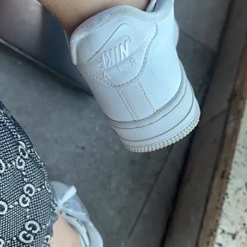 Yurt Dışından Alınan Nike Ayakkabıda Ters Baskı Sorunu Çözüm Bekliyor