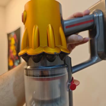 Dyson Süpürgemiz Kısa Sürede Performans Kaybı Ve Dış Kasada Ciddi Sorunlar Yaşatıyor