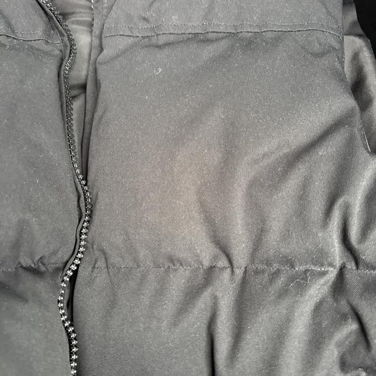 Zara'dan Alınan Şişme Yelek 1 Günde Tüylendi, İade Veya Değişim Yapılmadı