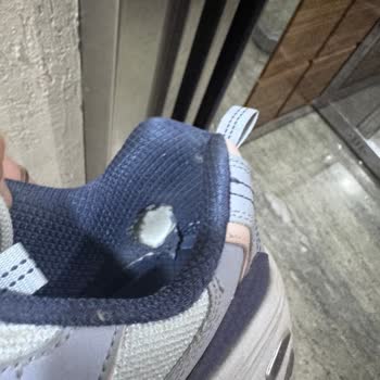 Kısa Sürede Parçalanan Skechers Ayakkabıma Çözüm Sunulmadı