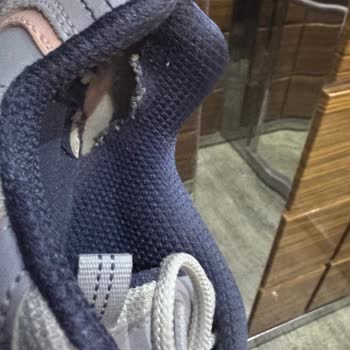 Kısa Sürede Parçalanan Skechers Ayakkabıma Çözüm Sunulmadı