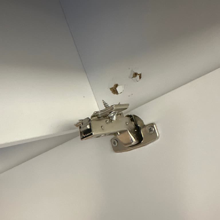 Vivense Yatak Odası Takımı Teslimatında Hasarlı Ürün Ve Yetersiz Destek