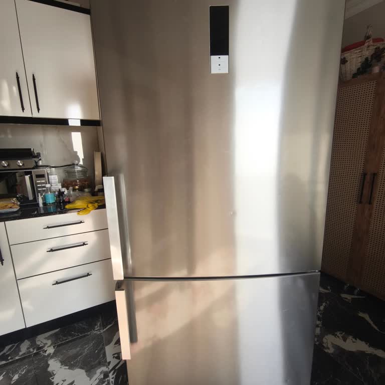 Garanti Süresi Dışında Buzdolabında Beklenmedik Gaz Kaçağı: Ücretsiz Değişim Talebi