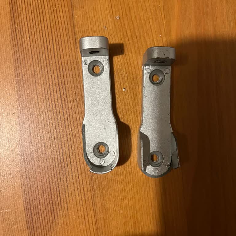 Kırık Gardırop Parçası İçin Çözüm Ve Geri Dönüş Bekleniyor