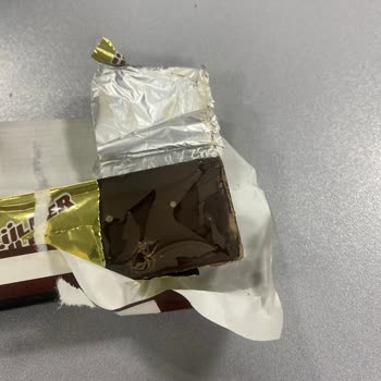 Son Kullanma Tarihi Geçmemiş Çikolatada Bozuk Ürün Mağduriyeti