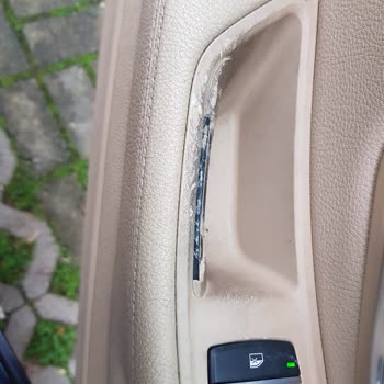 BMW 5 Serisi Şoför Kapı Kolu Plastik Soyulması Ve Servis Desteği Sorunu