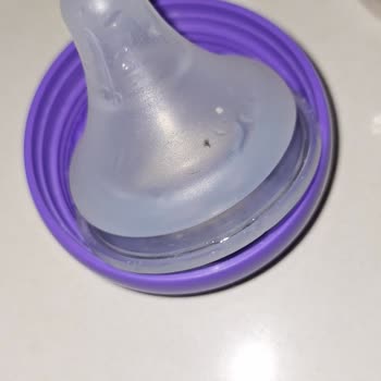 Biberon Emziğinde Geçmeyen Siyah Leke Ve Küf Sorunu Mağduriyet Yaratıyor