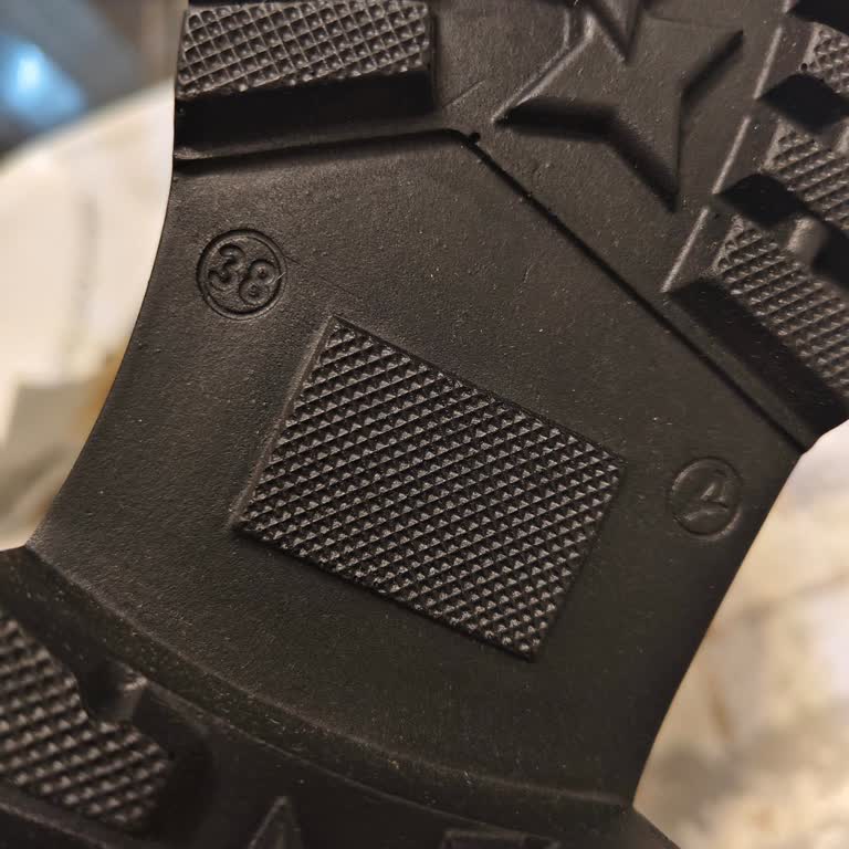 Bambi Ayakkabı Yanlış Numara Gönderimi Nedeniyle Mağduriyet Yaşadım