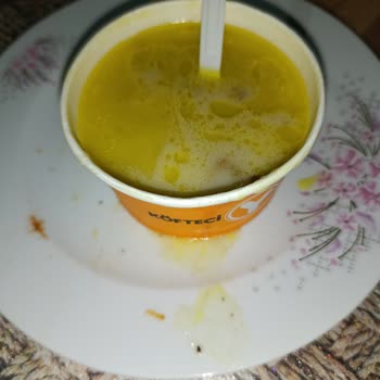 Paket Serviste Çorbanın İçinden Hamamböceği Çıkması Ve Yetersiz Geri Dönüş