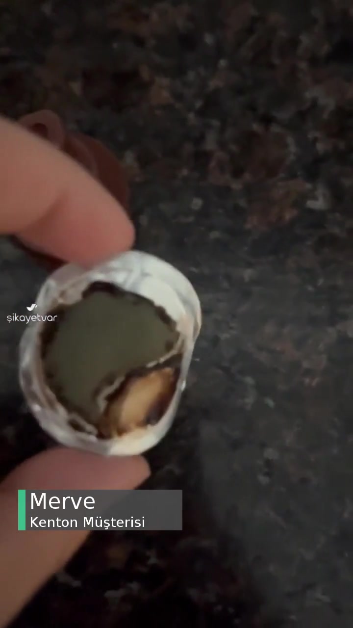 Kenton Çikolata Sosu Küflü Çıktı videonun kapak resmi