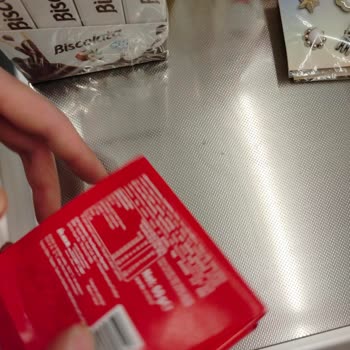 Aldığım Üründe Parçalanma Ve Renk Solması Sorunu