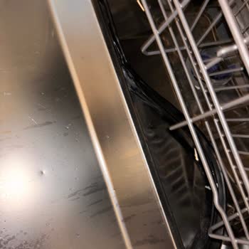 Beko Bulaşık Makinesinde Paslanma Ve Lastik Gevşemesi Sorunu