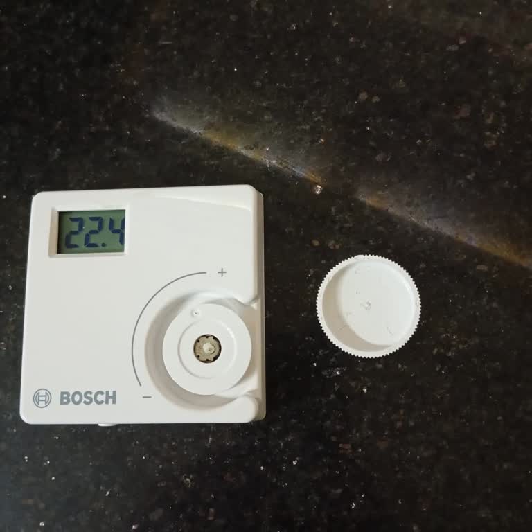 Bosch TR 20 RH Oda Termostatının Kırılan Ayar Düğmesinin Garanti Kapsamında Değişimi Talebi